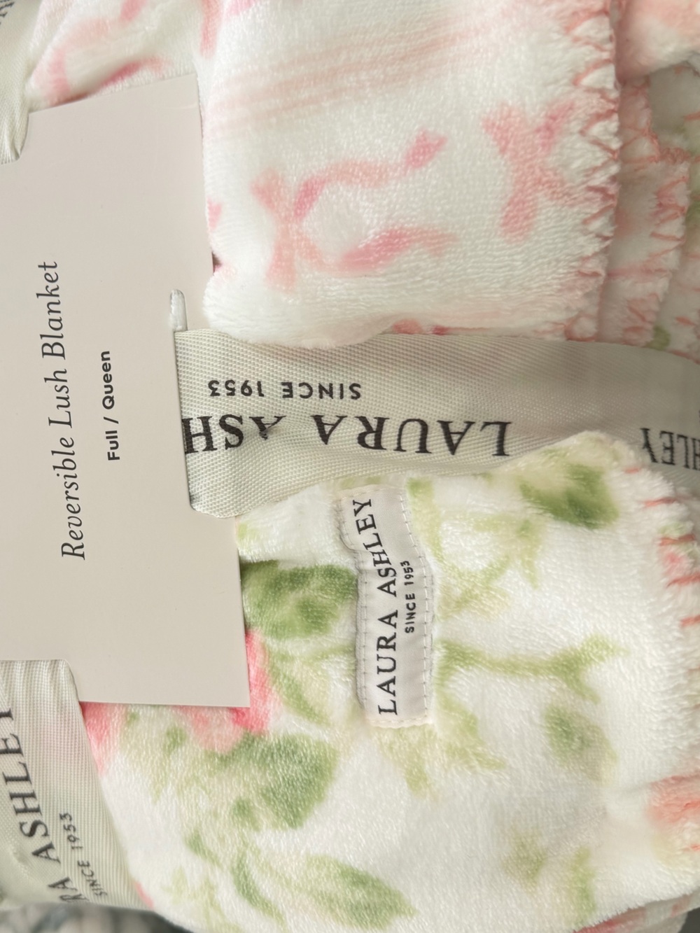 Laura Ashley pink bow rose floral romantic farmhouse reversible throw blanket - Picture 3 of 7